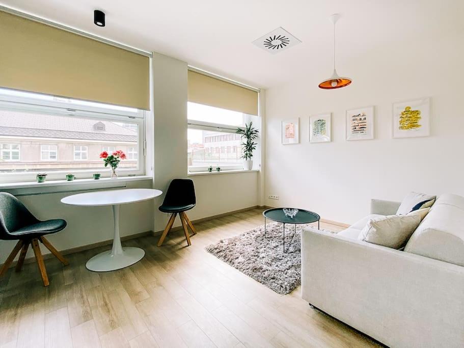 New Studio In Quiet Part Of The City Center براتسيلافا المظهر الخارجي الصورة