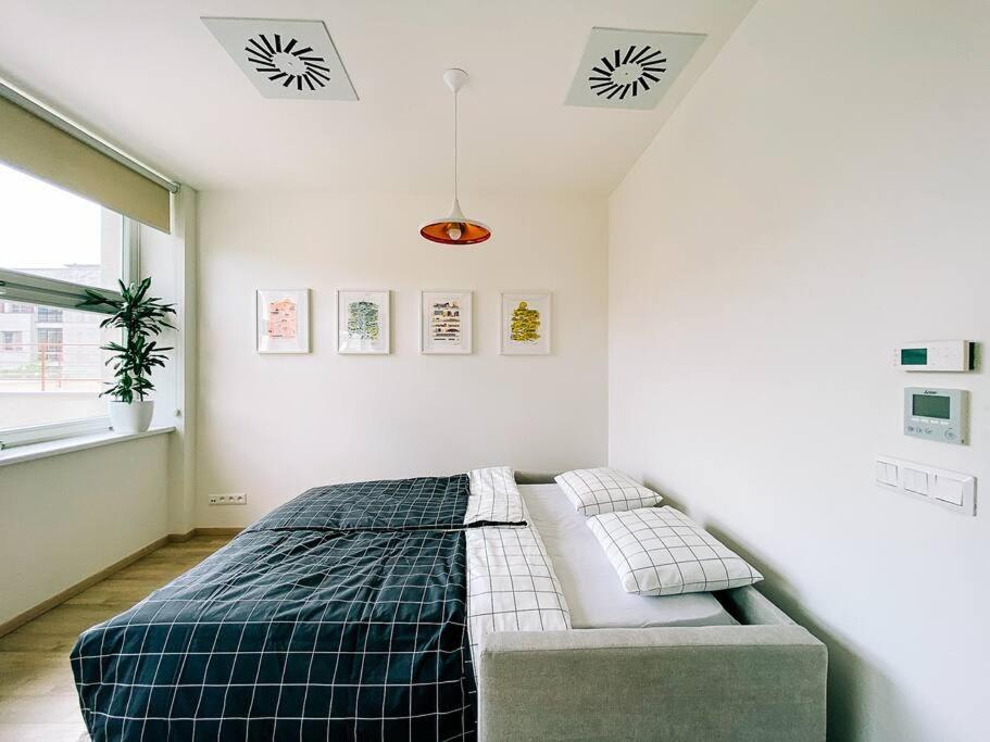 New Studio In Quiet Part Of The City Center براتسيلافا المظهر الخارجي الصورة