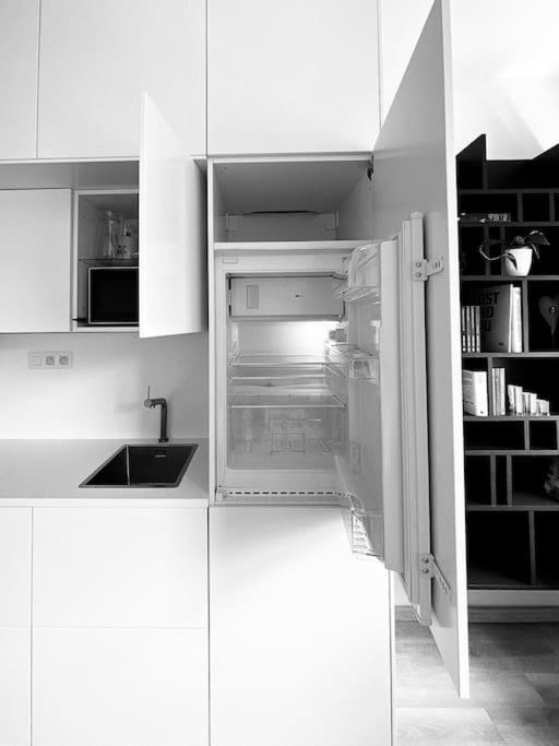 New Studio In Quiet Part Of The City Center براتسيلافا المظهر الخارجي الصورة